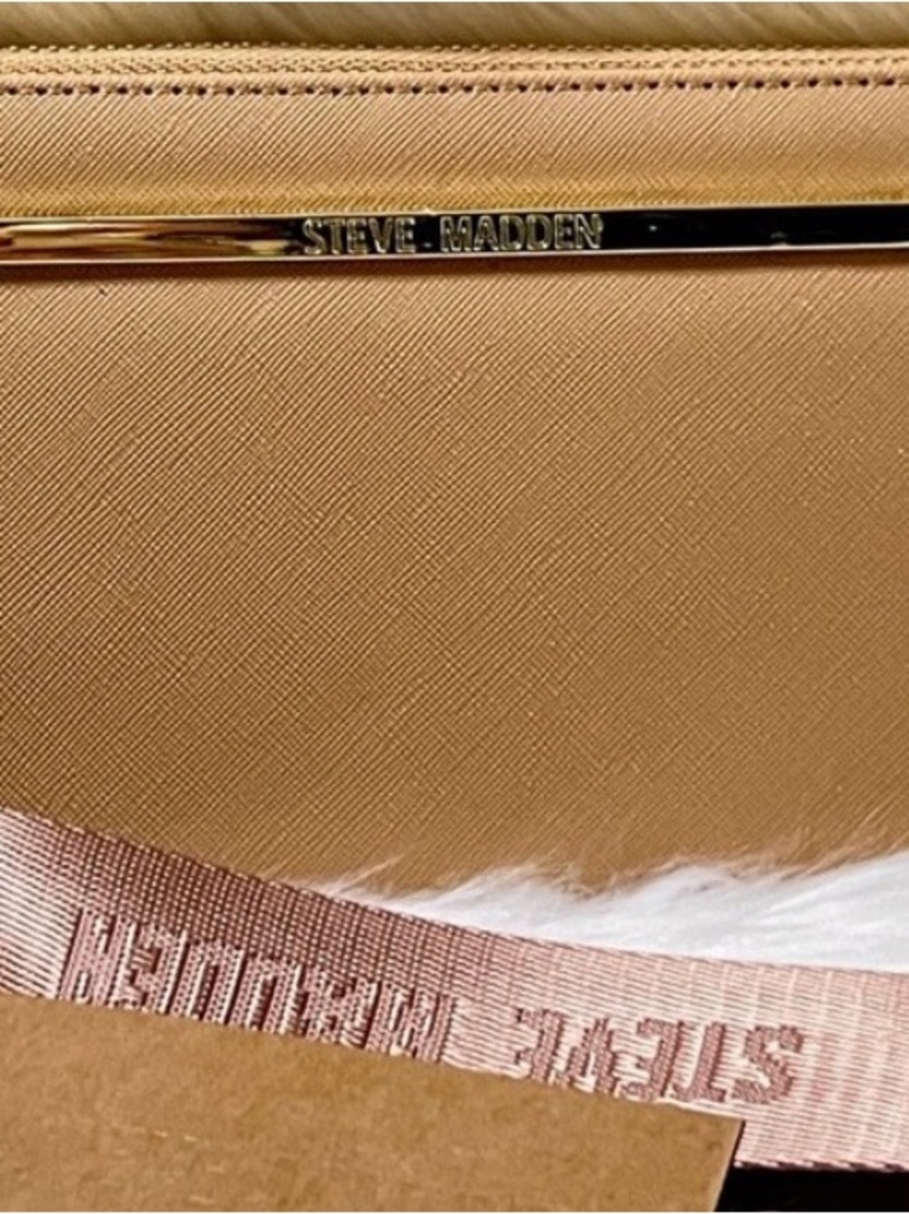 NWT Steve Madden "B-Zip" Wallet in Latte